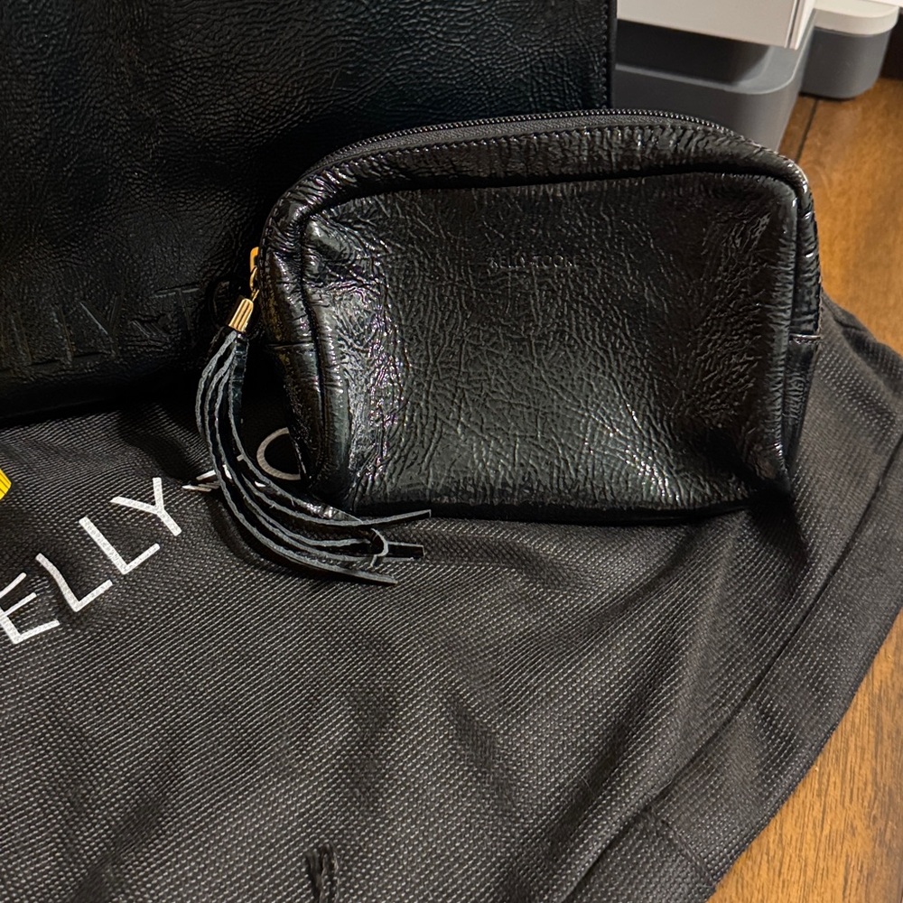 Kelly-Tooke Black Patent Leather Shoulder Bag - Picture 8 of 9